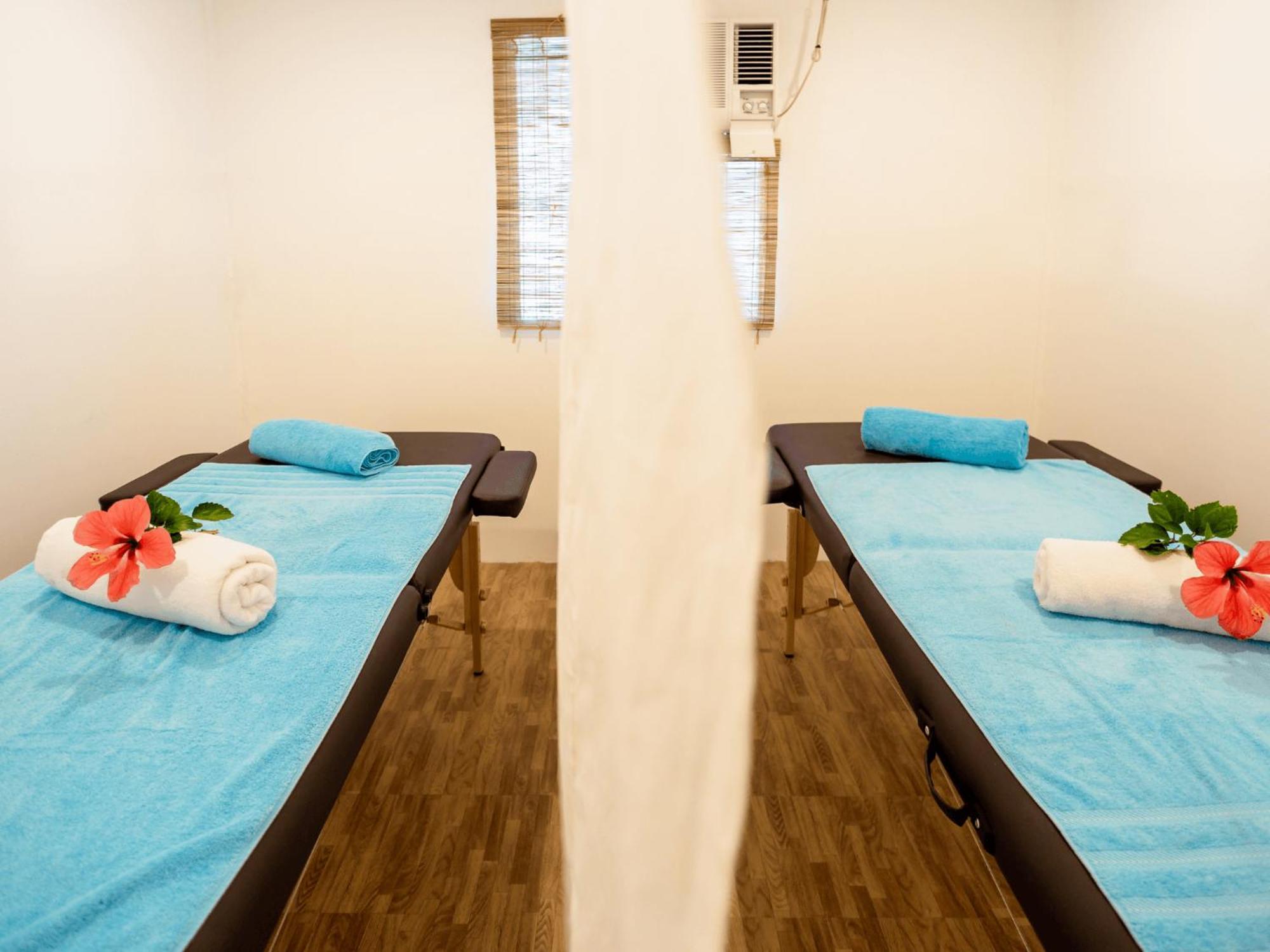 Mad Monkey Panglao Hostel ภายนอก รูปภาพ