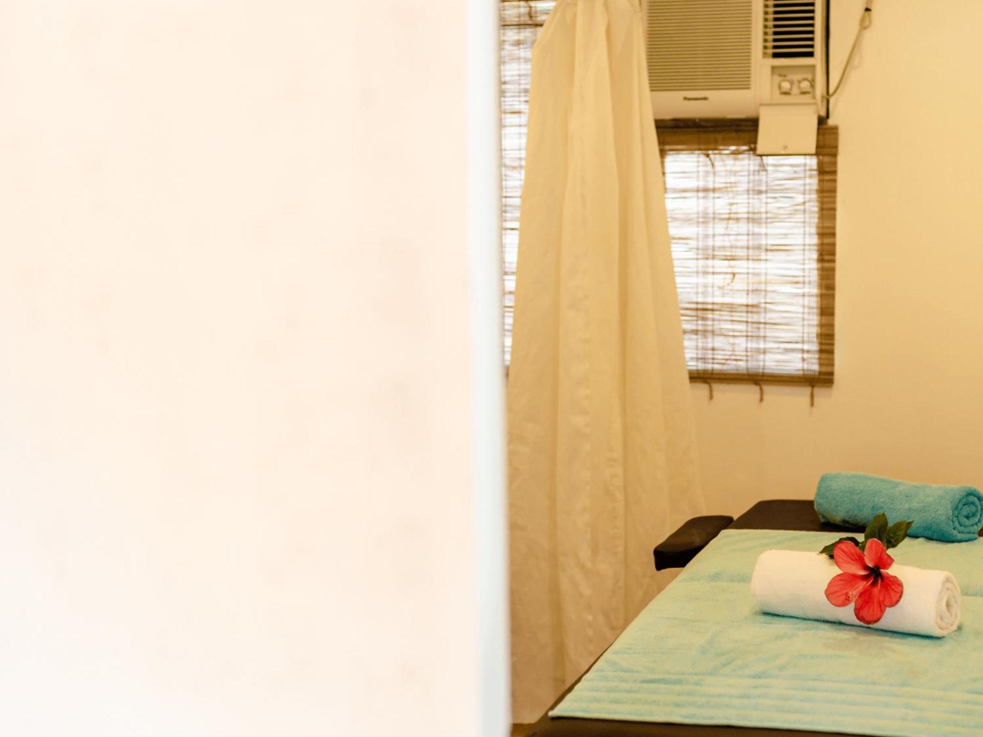 Mad Monkey Panglao Hostel ภายนอก รูปภาพ