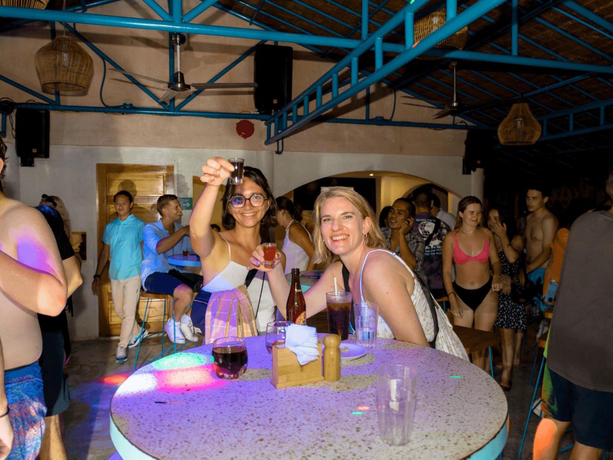 Mad Monkey Panglao Hostel ภายนอก รูปภาพ