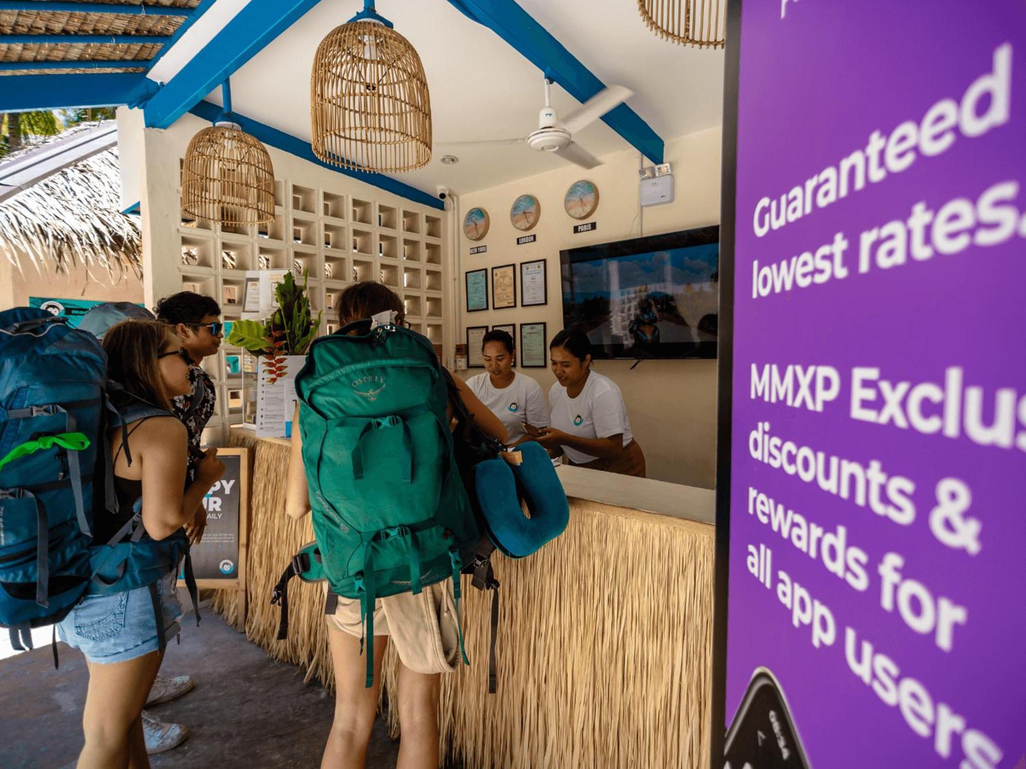 Mad Monkey Panglao Hostel ภายนอก รูปภาพ