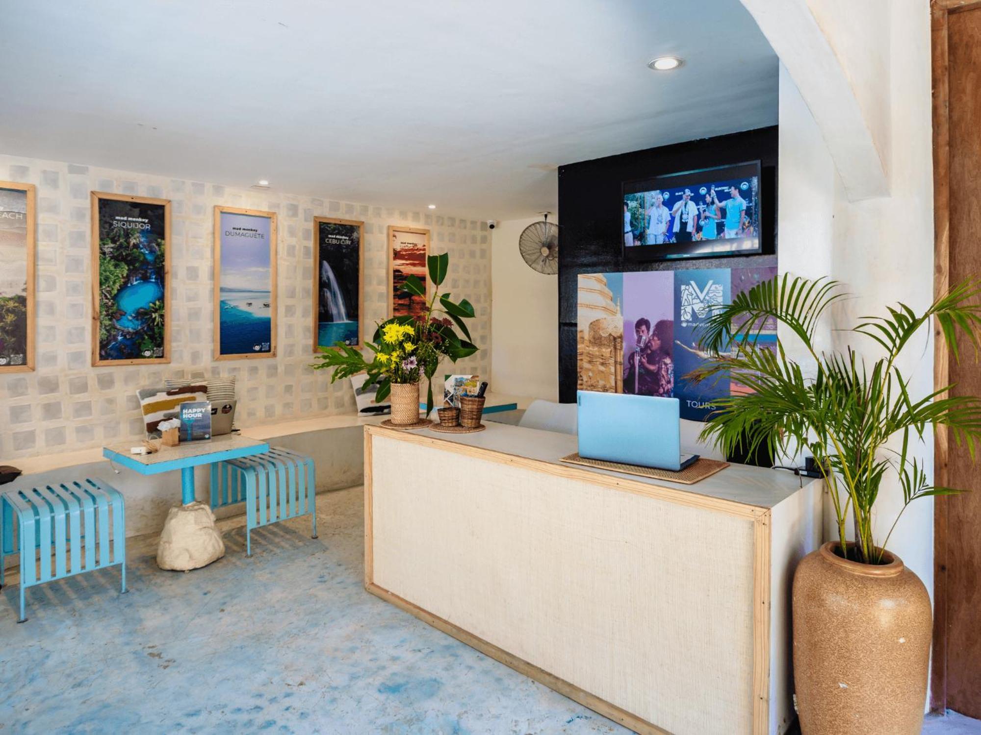 Mad Monkey Panglao Hostel ภายนอก รูปภาพ
