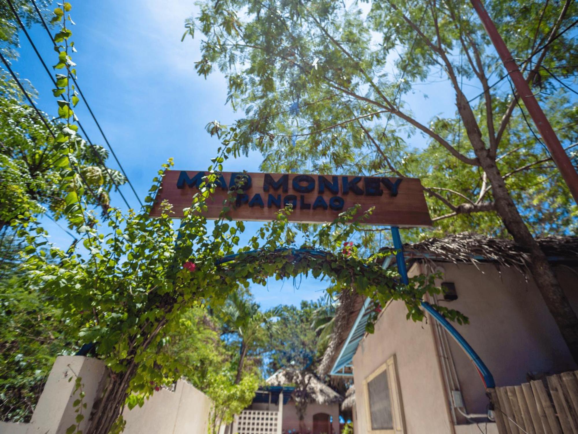 Mad Monkey Panglao Hostel ภายนอก รูปภาพ